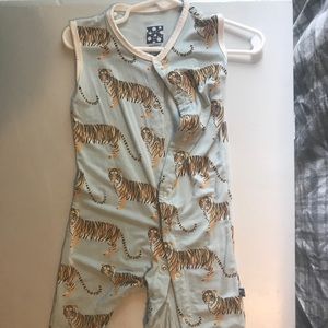 Sleeveless onsie for toddler